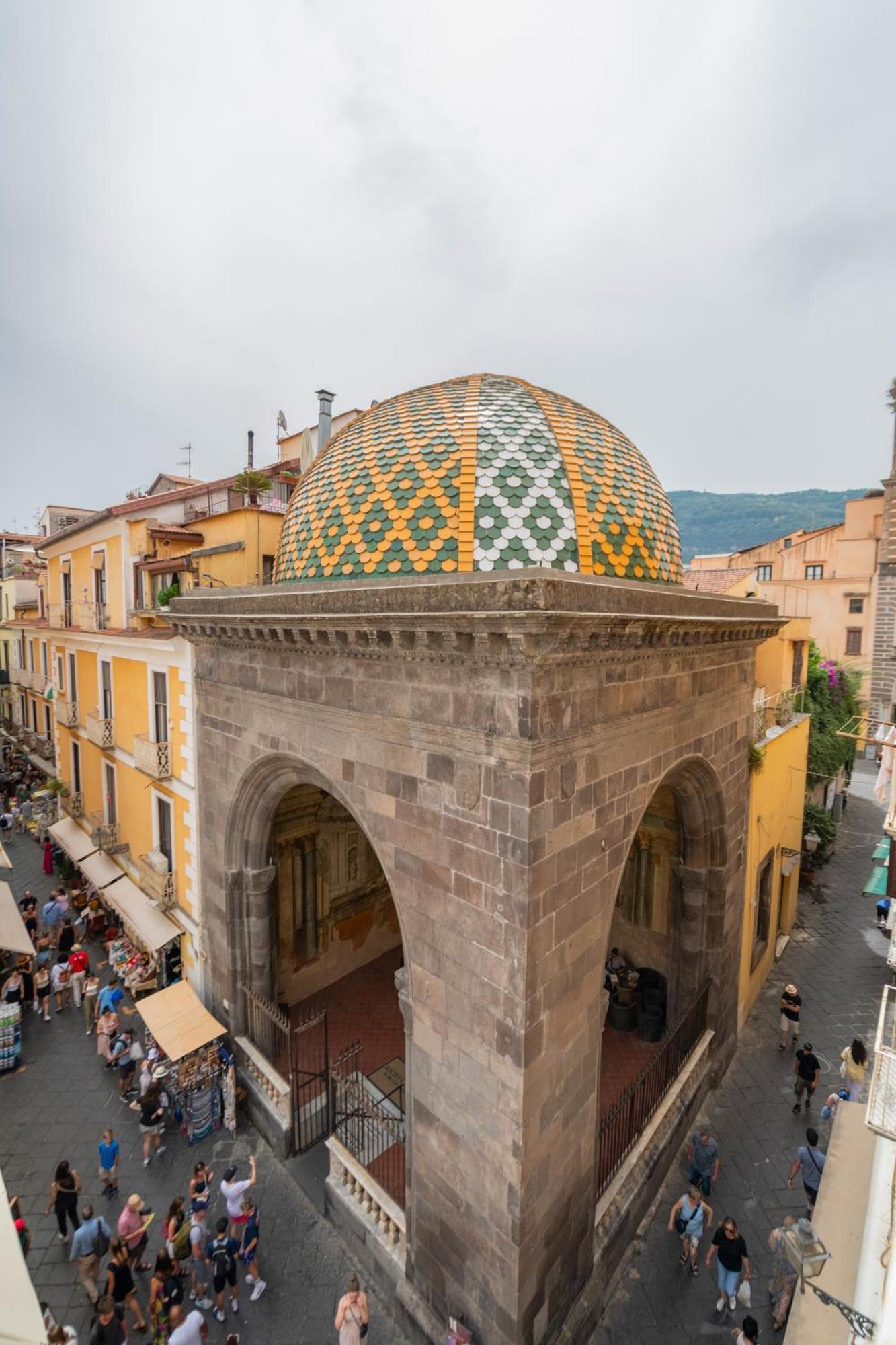 Palazzo Ammone - Sedil Dominova Apartman Sorrento Kültér fotó
