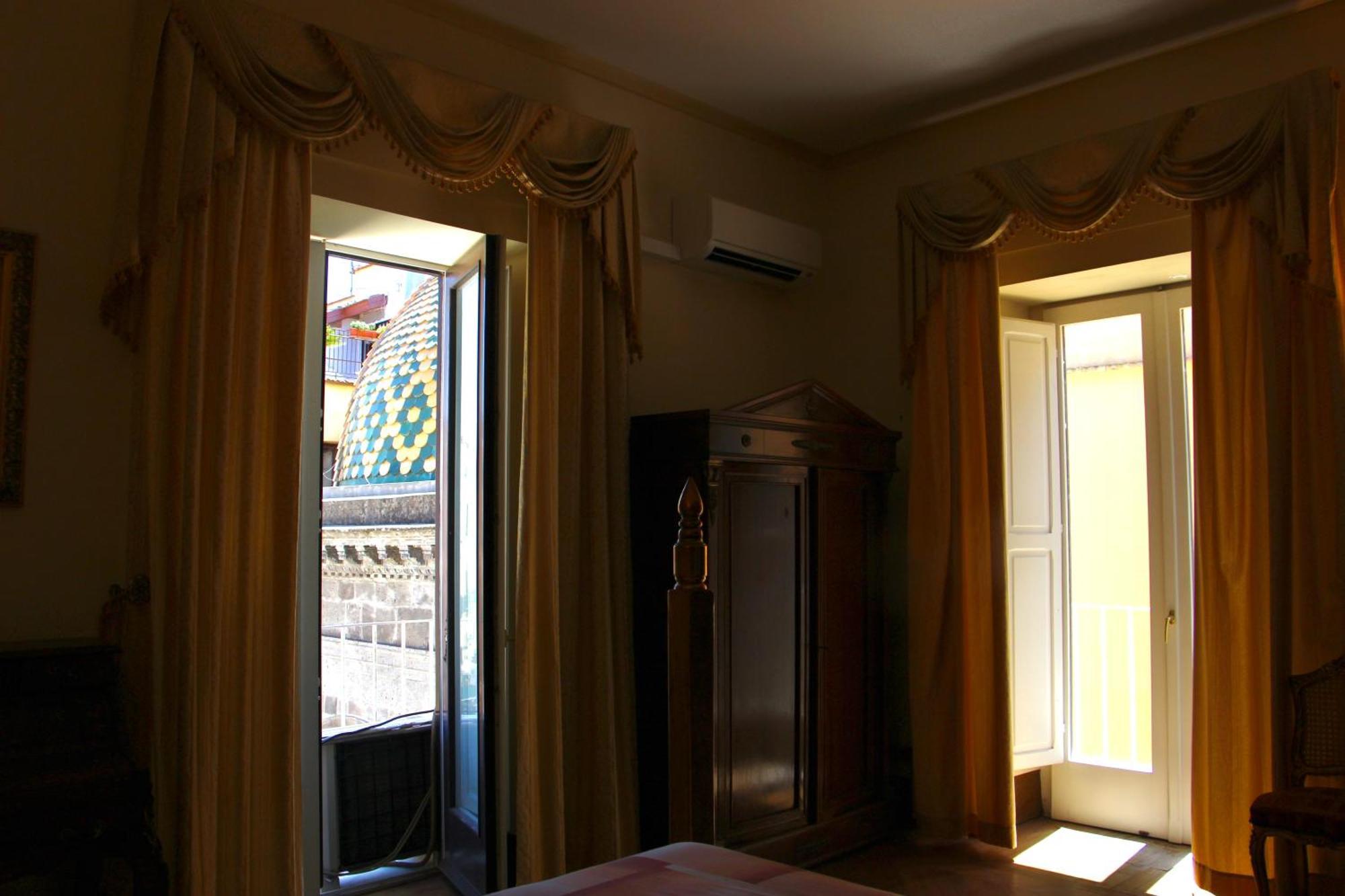 Palazzo Ammone - Sedil Dominova Apartman Sorrento Szoba fotó